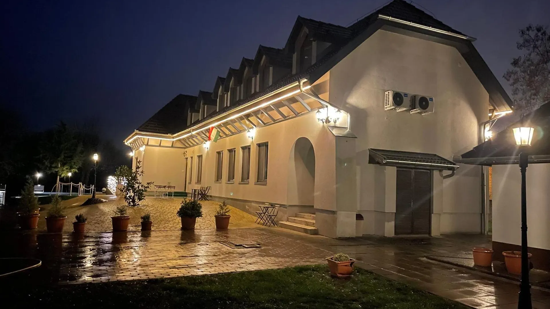 Reneszansz Vendeghaz Aparthotel Debrecen Hungary